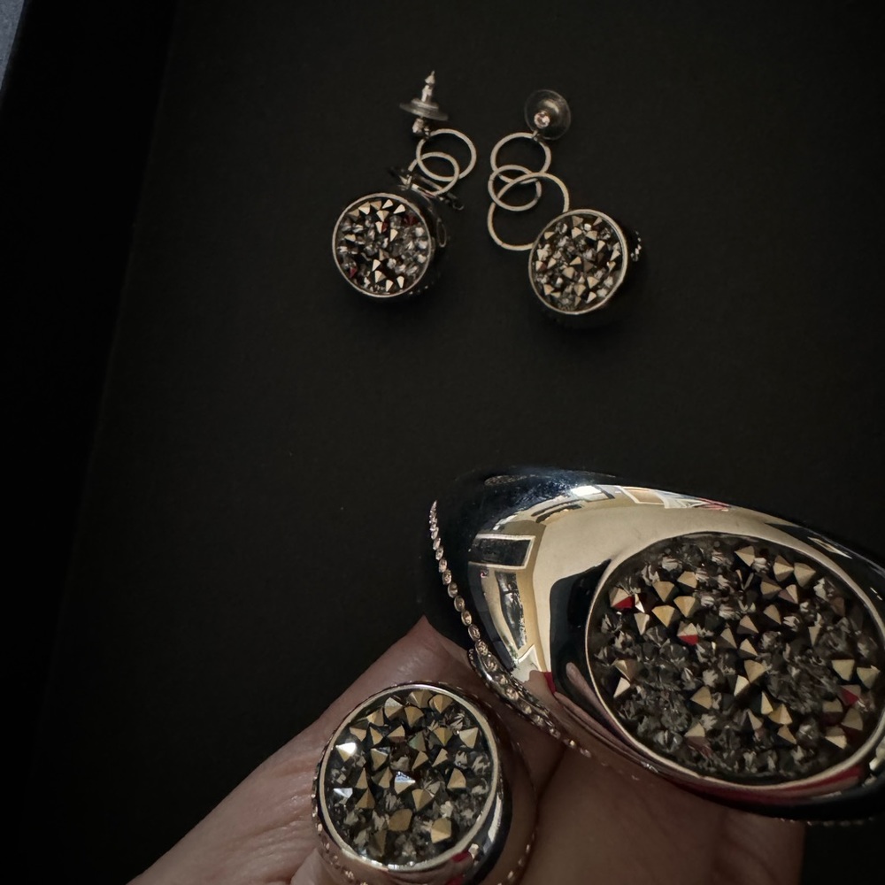 SWAROVSKI CUFF RING EARRINGS - Picture 5 of 8